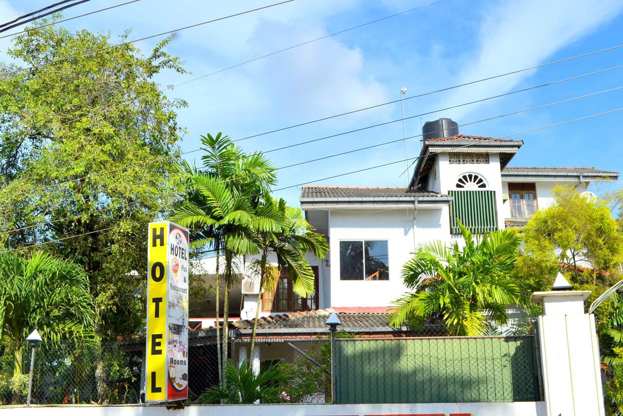 New Hotel Home Feel Seeduwa Exterior photo